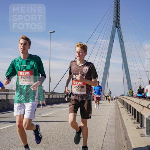 03.10.2025 - Köhlbrandbrückenlauf Michael Burmester http://msf.ph/oto/9073011 03.10.2025 12:38:25 Position 2 6167, 5824, 12025 meine-sportfotos.de