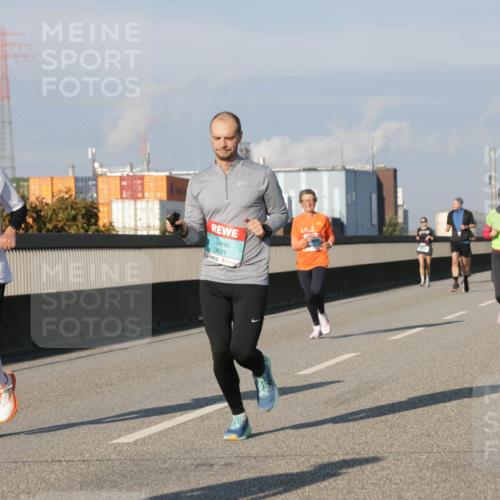 03.10.2025 - Köhlbrandbrückenlauf Jannik Wohlers http://msf.ph/oto/9073019 03.10.2025 09:50:21 Position 3 2672, 3821 meine-sportfotos.de