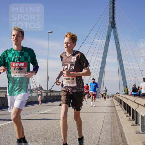 03.10.2025 - Köhlbrandbrückenlauf Michael Burmester http://msf.ph/oto/9073024 03.10.2025 12:38:25 Position 2 6167, 5824 meine-sportfotos.de