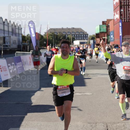 03.10.2025 - Köhlbrandbrückenlauf Jannik Wohlers http://msf.ph/oto/9073030 03.10.2025 13:15:51 Ziel 4210, 4374, 4604, 4677, 4833, 4885, 5768, 5800, 5801, 5879, 6112, 6301, 6445, 6507, 6536 meine-sportfotos.de