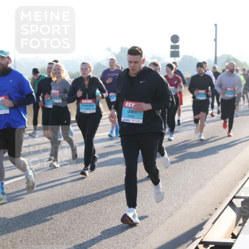 03.10.2025 - Köhlbrandbrückenlauf Lena Gebhardt http://msf.ph/oto/9073040 03.10.2025 09:24:56 Position 1 2142, 3395 meine-sportfotos.de