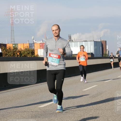 03.10.2025 - Köhlbrandbrückenlauf Jannik Wohlers http://msf.ph/oto/9073050 03.10.2025 09:50:22 Position 3 2672, 3821 meine-sportfotos.de
