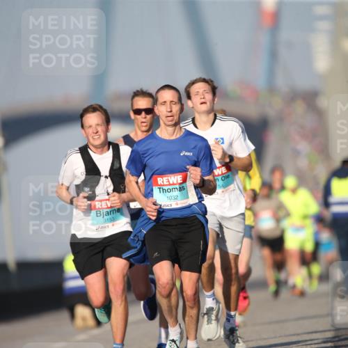03.10.2025 - Köhlbrandbrückenlauf Jannik Wohlers http://msf.ph/oto/9073074 03.10.2025 09:39:10 Position 3 3153, 1032, 54 meine-sportfotos.de