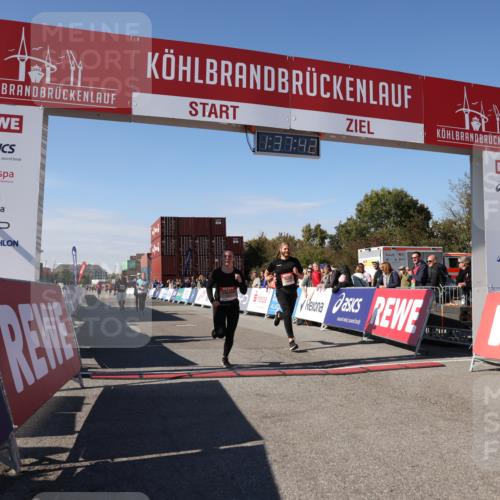 03.10.2025 - Köhlbrandbrückenlauf Lena Gebhardt http://msf.ph/oto/9073083 03.10.2025 13:37:43 Ziel 4611, 4863, 5201, 5305, 5384, 5420, 5756, 6295, 6402 meine-sportfotos.de