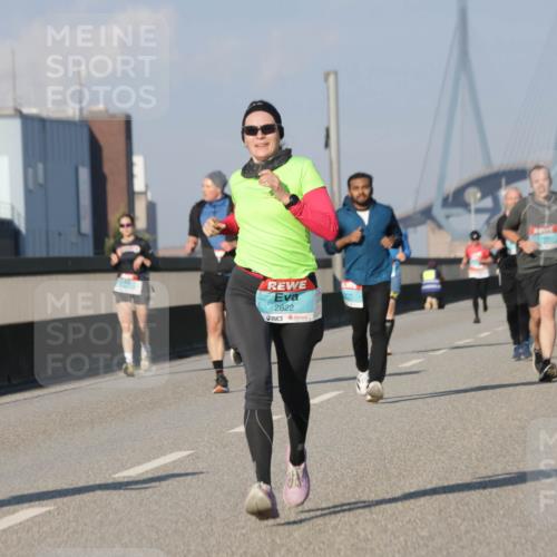 03.10.2025 - Köhlbrandbrückenlauf Jannik Wohlers http://msf.ph/oto/9073084 03.10.2025 09:50:23 Position 3 2822 meine-sportfotos.de