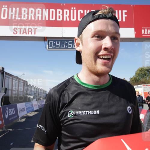 03.10.2025 - Köhlbrandbrückenlauf Jannik Wohlers http://msf.ph/oto/9073085 03.10.2025 12:41:58 Ziel 6099 meine-sportfotos.de