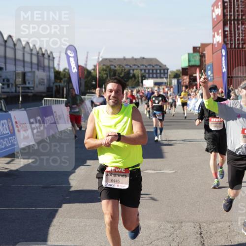 03.10.2025 - Köhlbrandbrückenlauf Jannik Wohlers http://msf.ph/oto/9073091 03.10.2025 13:15:51 Ziel 4210, 4374, 4604, 4677, 4833, 4885, 5768, 5800, 5801, 5879, 6112, 6301, 6445, 6507, 6536 meine-sportfotos.de