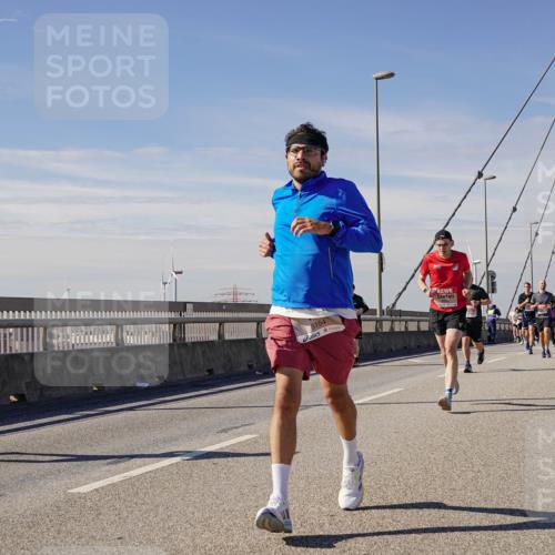 03.10.2025 - Köhlbrandbrückenlauf Michael Burmester http://msf.ph/oto/9073096 03.10.2025 12:38:29 Position 2 6154 meine-sportfotos.de