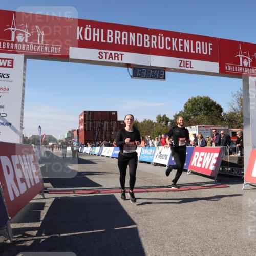 03.10.2025 - Köhlbrandbrückenlauf Lena Gebhardt http://msf.ph/oto/9073108 03.10.2025 13:37:43 Ziel 4611, 4863, 5201, 5305, 5384, 5420, 5756, 6295, 6402 meine-sportfotos.de