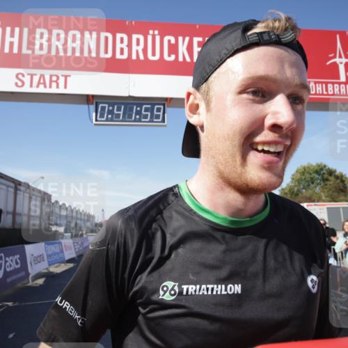 03.10.2025 - Köhlbrandbrückenlauf Jannik Wohlers http://msf.ph/oto/9073110 03.10.2025 12:41:59 Ziel 6099 meine-sportfotos.de