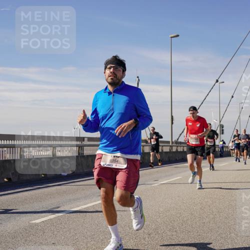 03.10.2025 - Köhlbrandbrückenlauf Michael Burmester http://msf.ph/oto/9073118 03.10.2025 12:38:29 Position 2 6154 meine-sportfotos.de