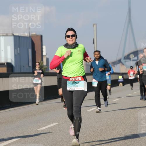 03.10.2025 - Köhlbrandbrückenlauf Jannik Wohlers http://msf.ph/oto/9073125 03.10.2025 09:50:23 Position 3 2822 meine-sportfotos.de