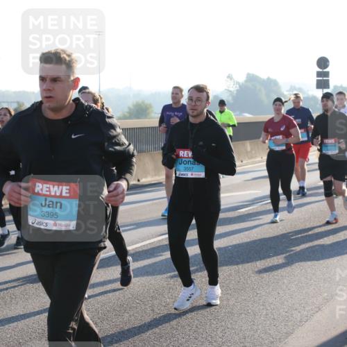 03.10.2025 - Köhlbrandbrückenlauf Lena Gebhardt http://msf.ph/oto/9073134 03.10.2025 09:24:57 Position 1 3395, 3557 meine-sportfotos.de