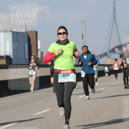 03.10.2025 - Köhlbrandbrückenlauf Jannik Wohlers http://msf.ph/oto/9073140 03.10.2025 09:50:24 Position 3 2822 meine-sportfotos.de