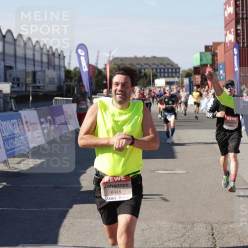 03.10.2025 - Köhlbrandbrückenlauf Jannik Wohlers http://msf.ph/oto/9073141 03.10.2025 13:15:52 Ziel 4374, 4548, 4604, 4677, 4805, 4833, 4885, 5800, 5801, 5867, 5868, 5879, 6112, 6301, 6445, 6507, 6536 meine-sportfotos.de
