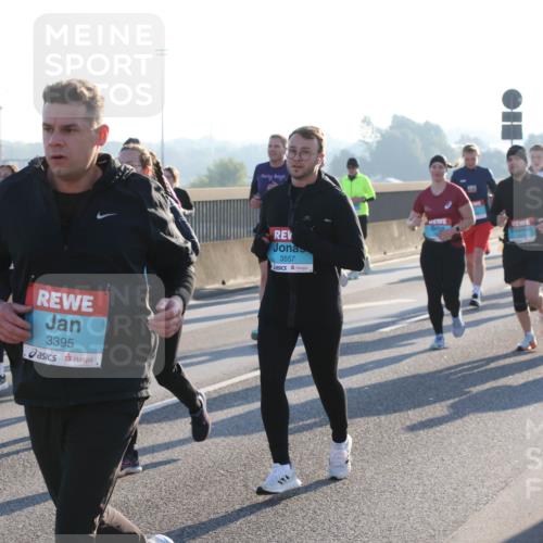 03.10.2025 - Köhlbrandbrückenlauf Lena Gebhardt http://msf.ph/oto/9073144 03.10.2025 09:24:57 Position 1 3395, 127, 3557, 105 meine-sportfotos.de
