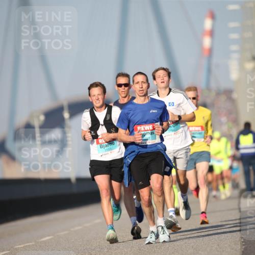 03.10.2025 - Köhlbrandbrückenlauf Jannik Wohlers http://msf.ph/oto/9073145 03.10.2025 09:39:12 Position 3 999, 4032, 3153, 3154 meine-sportfotos.de