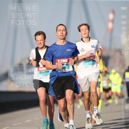 03.10.2025 - Köhlbrandbrückenlauf Jannik Wohlers http://msf.ph/oto/9073153 03.10.2025 09:39:14 Position 3 3153, 132, 3154 meine-sportfotos.de