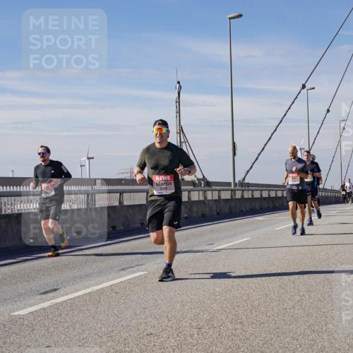03.10.2025 - Köhlbrandbrückenlauf Michael Burmester http://msf.ph/oto/9073158 03.10.2025 12:38:33 Position 2 4108 meine-sportfotos.de