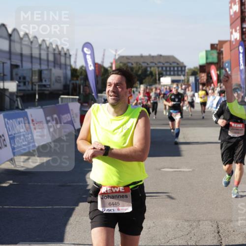 03.10.2025 - Köhlbrandbrückenlauf Jannik Wohlers http://msf.ph/oto/9073175 03.10.2025 13:15:52 Ziel 4374, 4548, 4604, 4677, 4805, 4833, 4885, 5800, 5801, 5867, 5868, 5879, 6112, 6301, 6445, 6507, 6536 meine-sportfotos.de