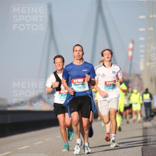 03.10.2025 - Köhlbrandbrückenlauf Jannik Wohlers http://msf.ph/oto/9073201 03.10.2025 09:39:15 Position 3 1032, 3154 meine-sportfotos.de