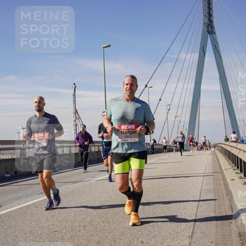 03.10.2025 - Köhlbrandbrückenlauf Michael Burmester http://msf.ph/oto/9073203 03.10.2025 12:38:35 Position 2 4192, 6036 meine-sportfotos.de