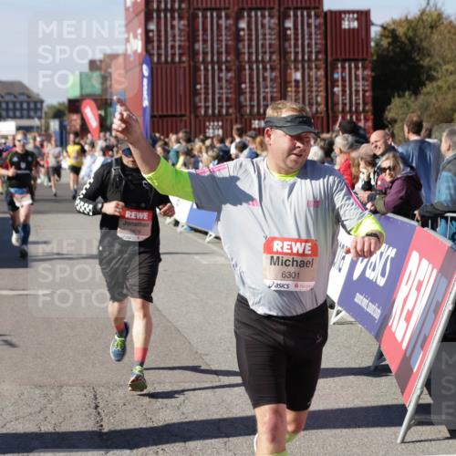 03.10.2025 - Köhlbrandbrückenlauf Jannik Wohlers http://msf.ph/oto/9073208 03.10.2025 13:15:52 Ziel 4374, 4548, 4604, 4677, 4805, 4833, 4885, 5800, 5801, 5867, 5868, 5879, 6112, 6301, 6445, 6507, 6536 meine-sportfotos.de