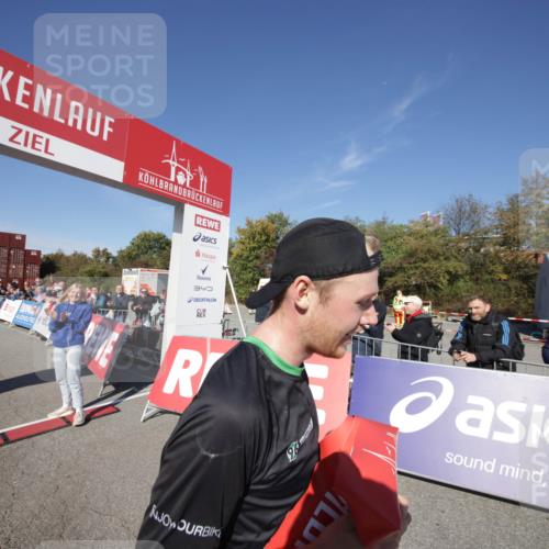 03.10.2025 - Köhlbrandbrückenlauf Jannik Wohlers http://msf.ph/oto/9073223 03.10.2025 12:41:59 Ziel 6099 meine-sportfotos.de