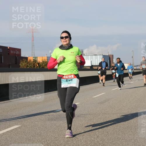 03.10.2025 - Köhlbrandbrückenlauf Jannik Wohlers http://msf.ph/oto/9073242 03.10.2025 09:50:26 Position 3 2822 meine-sportfotos.de