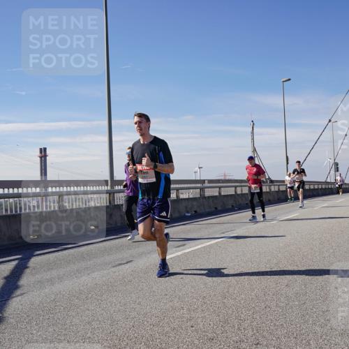 03.10.2025 - Köhlbrandbrückenlauf Michael Burmester http://msf.ph/oto/9073243 03.10.2025 12:38:37 Position 2  meine-sportfotos.de