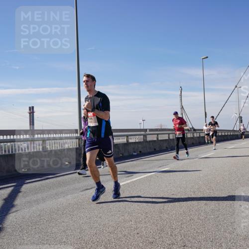 03.10.2025 - Köhlbrandbrückenlauf Michael Burmester http://msf.ph/oto/9073253 03.10.2025 12:38:37 Position 2  meine-sportfotos.de
