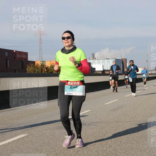 03.10.2025 - Köhlbrandbrückenlauf Jannik Wohlers http://msf.ph/oto/9073262 03.10.2025 09:50:26 Position 3 1211, 2822 meine-sportfotos.de