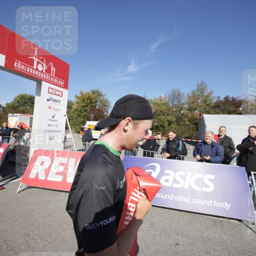 03.10.2025 - Köhlbrandbrückenlauf Jannik Wohlers http://msf.ph/oto/9073268 03.10.2025 12:42:00 Ziel 6099 meine-sportfotos.de