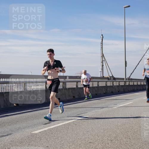 03.10.2025 - Köhlbrandbrückenlauf Michael Burmester http://msf.ph/oto/9073306 03.10.2025 12:38:40 Position 2  meine-sportfotos.de
