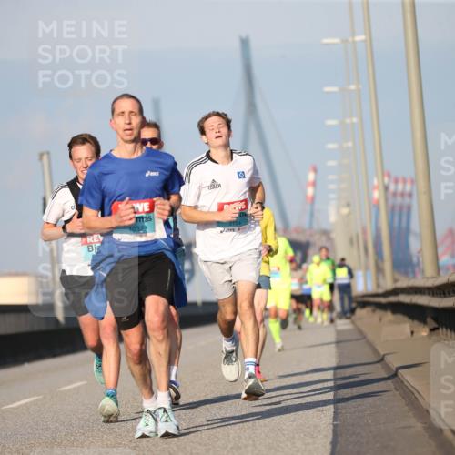 03.10.2025 - Köhlbrandbrückenlauf Jannik Wohlers http://msf.ph/oto/9073316 03.10.2025 09:39:18 Position 3 1032, 3154 meine-sportfotos.de