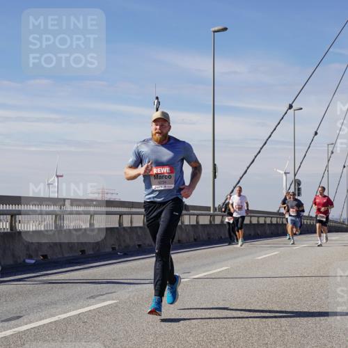 03.10.2025 - Köhlbrandbrückenlauf Michael Burmester http://msf.ph/oto/9073319 03.10.2025 12:38:42 Position 2 4234 meine-sportfotos.de