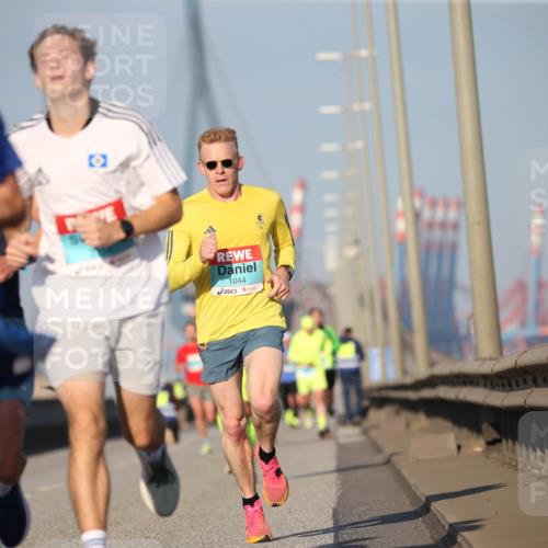 03.10.2025 - Köhlbrandbrückenlauf Jannik Wohlers http://msf.ph/oto/9073336 03.10.2025 09:39:19 Position 3 1044 meine-sportfotos.de