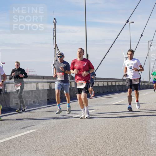 03.10.2025 - Köhlbrandbrückenlauf Michael Burmester http://msf.ph/oto/9073341 03.10.2025 12:38:47 Position 2 4441 meine-sportfotos.de