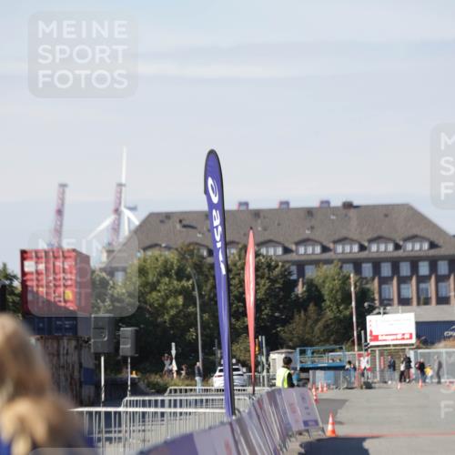 03.10.2025 - Köhlbrandbrückenlauf Jannik Wohlers http://msf.ph/oto/9073346 03.10.2025 12:43:50 Ziel  meine-sportfotos.de