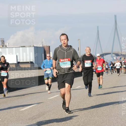 03.10.2025 - Köhlbrandbrückenlauf Jannik Wohlers http://msf.ph/oto/9073357 03.10.2025 09:50:30 Position 3 406, 3721 meine-sportfotos.de