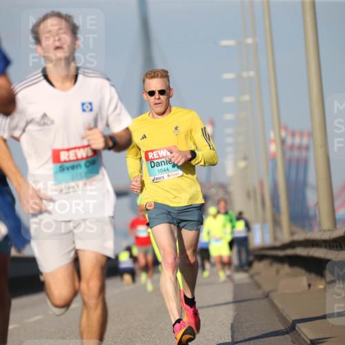 03.10.2025 - Köhlbrandbrückenlauf Jannik Wohlers http://msf.ph/oto/9073361 03.10.2025 09:39:20 Position 3 3154, 1044 meine-sportfotos.de