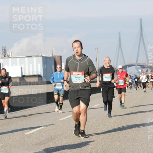 03.10.2025 - Köhlbrandbrückenlauf Jannik Wohlers http://msf.ph/oto/9073364 03.10.2025 09:50:30 Position 3 3721 meine-sportfotos.de
