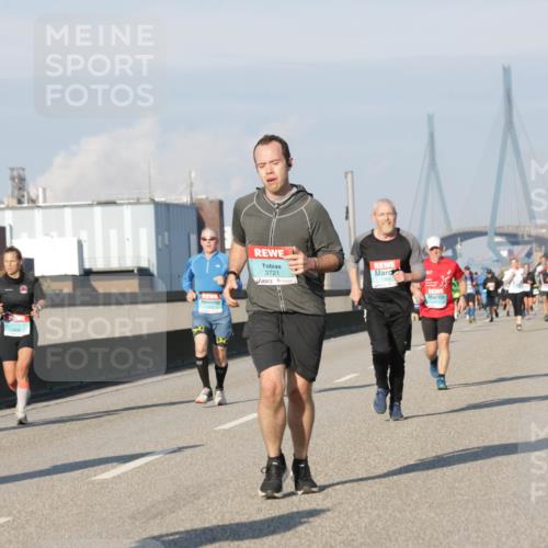 03.10.2025 - Köhlbrandbrückenlauf Jannik Wohlers http://msf.ph/oto/9073368 03.10.2025 09:50:30 Position 3 3721 meine-sportfotos.de