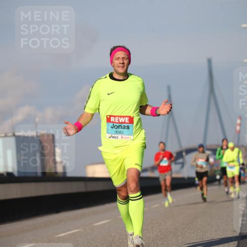 03.10.2025 - Köhlbrandbrückenlauf Jannik Wohlers http://msf.ph/oto/9073381 03.10.2025 09:39:27 Position 3 3082 meine-sportfotos.de