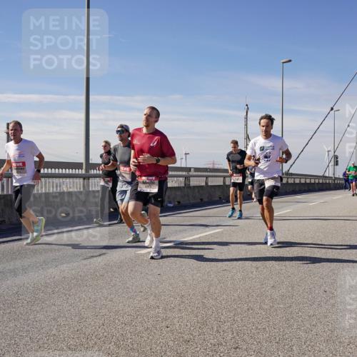 03.10.2025 - Köhlbrandbrückenlauf Michael Burmester http://msf.ph/oto/9073383 03.10.2025 12:38:48 Position 2 6373 meine-sportfotos.de