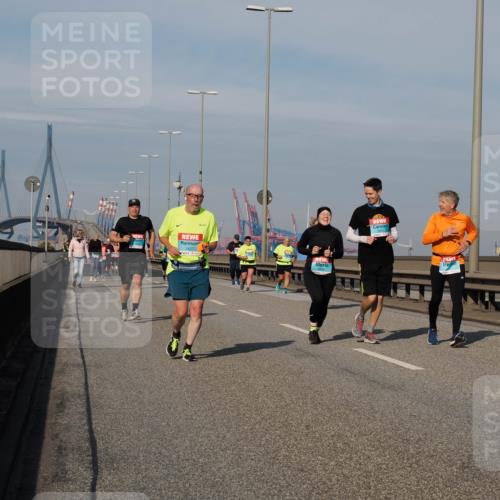 03.10.2025 - Köhlbrandbrückenlauf Fabian Wolf http://msf.ph/oto/9073386 03.10.2025 10:13:54 Position 3 2427 meine-sportfotos.de