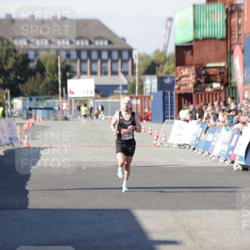 03.10.2025 - Köhlbrandbrückenlauf Jannik Wohlers http://msf.ph/oto/9073393 03.10.2025 12:44:50 Ziel 6610 meine-sportfotos.de