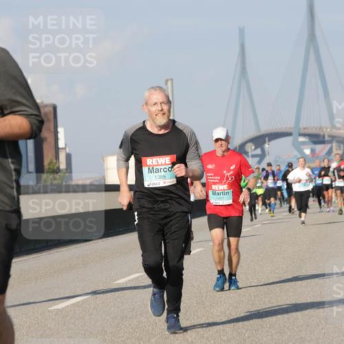 03.10.2025 - Köhlbrandbrückenlauf Jannik Wohlers http://msf.ph/oto/9073414 03.10.2025 09:50:32 Position 3 3721, 1385, 1477 meine-sportfotos.de