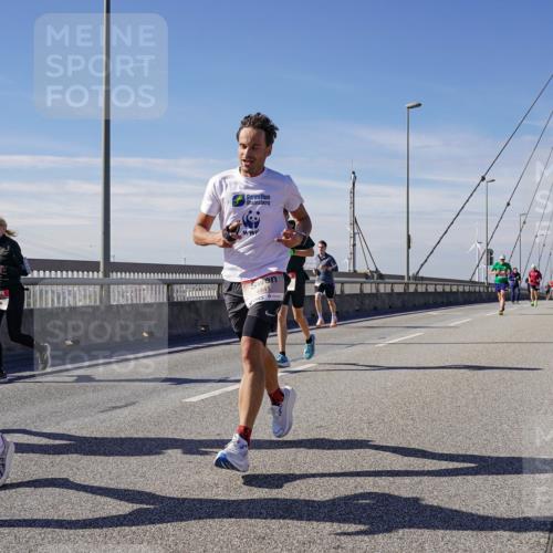 03.10.2025 - Köhlbrandbrückenlauf Michael Burmester http://msf.ph/oto/9073415 03.10.2025 12:38:49 Position 2 6373, 4441 meine-sportfotos.de
