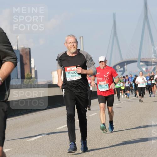 03.10.2025 - Köhlbrandbrückenlauf Jannik Wohlers http://msf.ph/oto/9073424 03.10.2025 09:50:32 Position 3 3721, 1385, 1477 meine-sportfotos.de